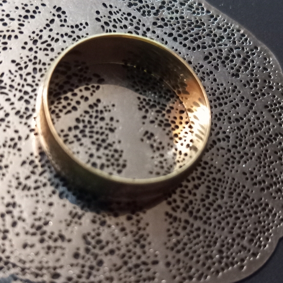 14kt Gold Wedding Band 5.25mm - Picture 10 of 11